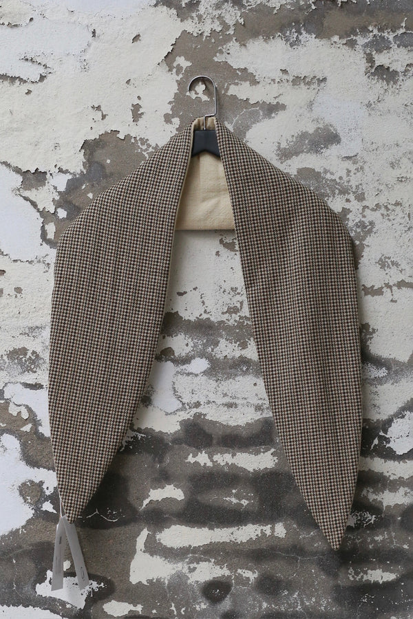AVIVA JIFEI XUE 25 Autumn and Winter Narrow Scarf AJX-FW25-NS-NCWPBMCWC-Natural/Carob
